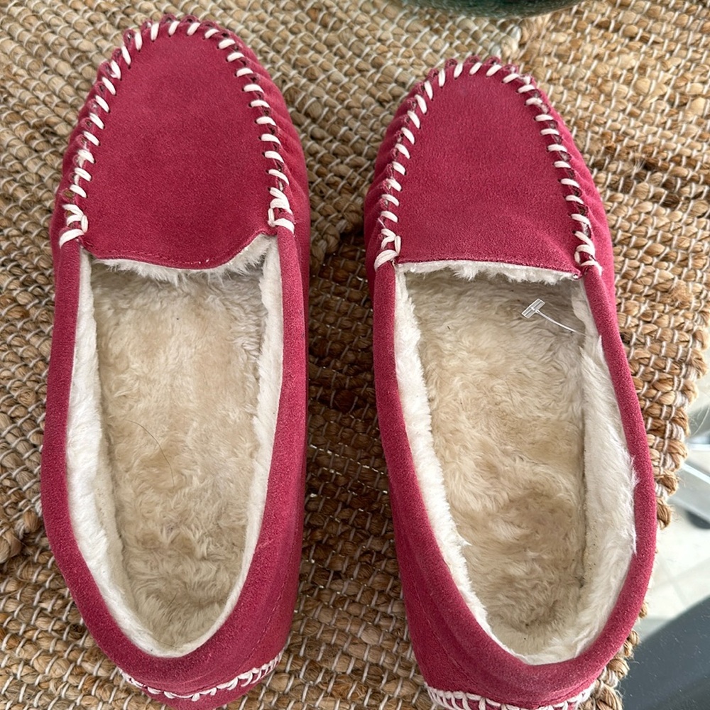 NWOT Women’s Slippers